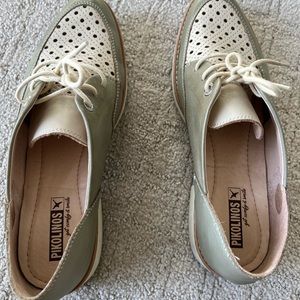 Pikolinos olive green women’s size 40 shoes